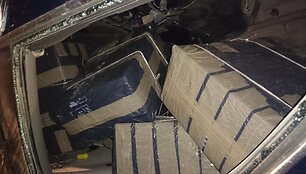 &bdquo;Audi A6&ldquo; automobiliu buvo vežamos kontrabandinės cigaretės 