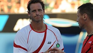 Davidas Nalbandianas sveikiną Ričardą Berankį