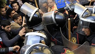 Demonstrantų susirėmimas su policininkais