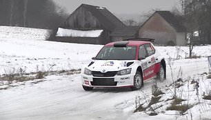 utenos-apylinkese-vyko-halls-winter-rally-lenktynes