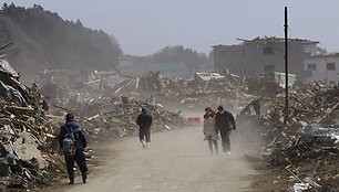 Stipraus vėjo keliamos dulkės Rikuzentakatos mieste