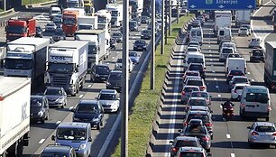 Dėl protestų susidarė automobilių spūstis Briuselio apvažiavime.