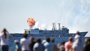 Karinio laivo &bdquo;HMAS Adelaide&ldquo; skandinimo akimirka