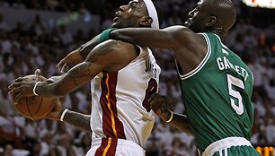 LeBronas Jamesas ir Kevinas Garnettas