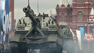 Tankų paradas Raudonojoje aik&scaron;tejė