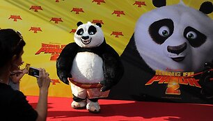 Panda pozuoja fotografams