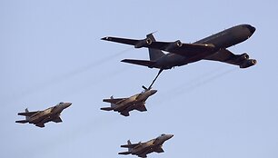Izraelio F-15 naikintuvų degalų papildymo ore akimirka