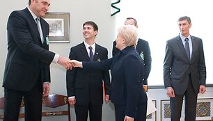 Arvydas Sabonis sveikinasi su Dalia Grybauskaite