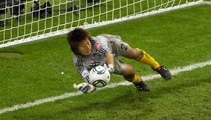 Japonijos vartininkė Ayumi Kaihori atlaikė baudos smūgį