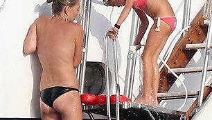 Kate Moss (kairėje)
