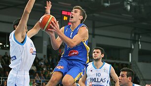 Nemanja Gordičius (centre)