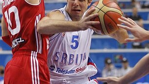 Milenko Tepičius (su kamuoliu)
