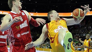 Susižeidęs Andrejus Vorontsevičius (kairėje)