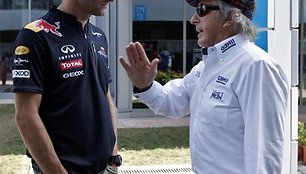 Markas Webberis kalbasi su Jackie Stewartu.