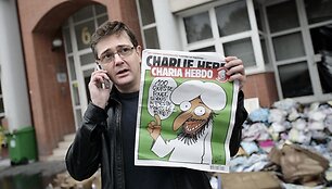 Charbas laiko 2011 m. lapkričio 2-osios &bdquo;Charlie Hebdo&ldquo; žurnalą.