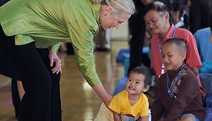 Hillary Clinton (kairėje)