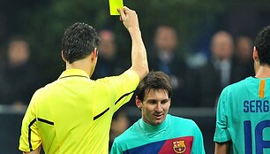 Lioneliui Messi parodyta geltonoji kortelė
