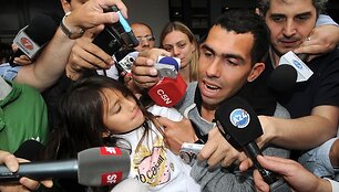 Carlosas Tevezas &scaron;iuo metu yra Argentinoje