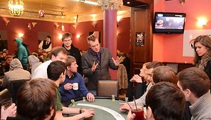 Sportinio pokerio rinktinių mačą laimėjo estai