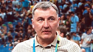 Jono Kazlausko debiutas pažymėtas nesėkme.