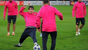 Barselonos futbolininkai pirmose rungtynėse pasiekė triu&scaron;kinančią pergalę.