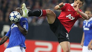 Pirmąją dvikovą i&scaron;vykoje laimėjo Mančesterio futbolininkai