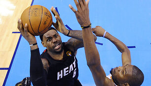 Lebronas Jamesas prie&scaron; Keviną Durantą