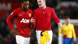  Favoritams klumpant &bdquo;Man Utd&ldquo; sėkmingai renka ta&scaron;kus