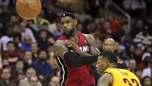 &bdquo;Heat&ldquo; panaikino 27 ta&scaron;kų deficitą ir pratęsė pergalių seriją   