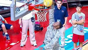 Karininko dėjimas sužavėjo NBA