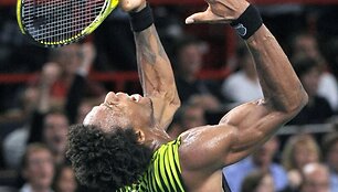 R.Federeris po trijų  valandų kovos pralaimėjo D.Monfilsui