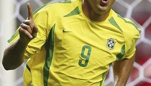 Karjerą baigė Brazilijos futbolo žvaigždė Ronaldo 