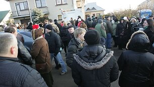 Susirinkusi minia i&scaron;reikė paramą Neringai Venckienei