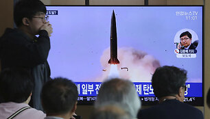 Bandymus stebėjo Kim Jong Unas