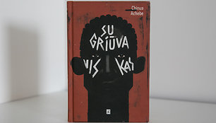 Chinua Achebe knyga „Sugriūva viskas“