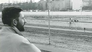 Vladimiras Simonko stebėjo Berlyno sienos griovimą