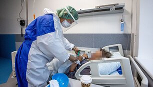 VUL Santaros klinikos. Kova su koronavirusu