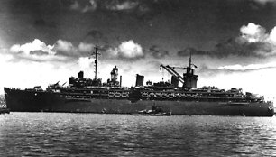 „USS Fulton“ 1942 metais