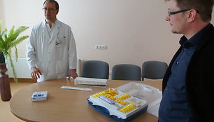 Moters ir vaiko klinikos direktorius Linas Rovas džiaugiasi, kad gauti prietaisai palengvins medikų darbą.