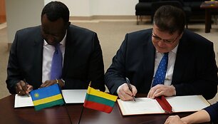 Eug&egrave;ne-Richardas Gasana (kairėje) ir Linas Linkevičius