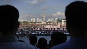 Į demonstracijas Šiaurės Korėjoje rinkosi tūkstančiai žmonių