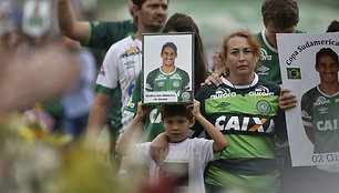 Žuvusių „Chapecoense“ futbolininkų laidotuvės