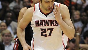 Zaza Pachulia ir Ž.Ilgausko sviestas kamuolys