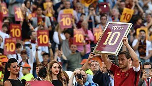 &bdquo;Roma&ldquo; atsisveikino su karjerą baigusiu F.Totti