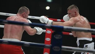 Sergejus Maslobojevas (de&scaron;inėje)