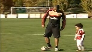 Robinho su sūnumi