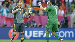 Ikeras Casillasas ir Gianluigi Buffonas