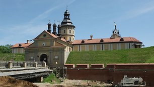 Magnatai Radvilos pradėjo valdyti Nesvyžių XVI a. pradžioje ir paliko tik 1939-aisiais, Visą tą laiką viena iš šių didikų rezidencijų buvo Nesvyžiaus pilyje.