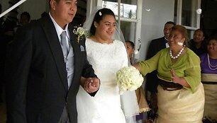 Tonga &scaron;venčia karali&scaron;kąsias vestuves.