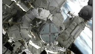 Amerikiečių astronautų pasivaik&scaron;čiojimas po kosmosą